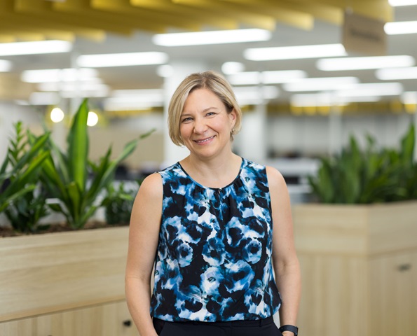 michelle-thomas-professional-headshot