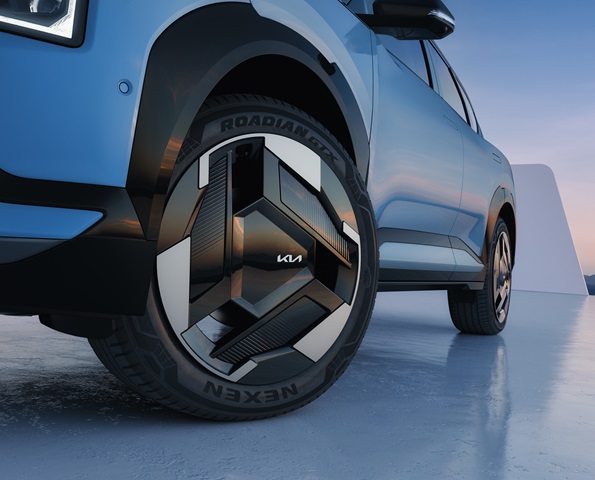 Kia EV5 Wheel Lifestyle Image